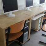Schreibtische mit Monitore- Schulmöbel Ukraine russisch